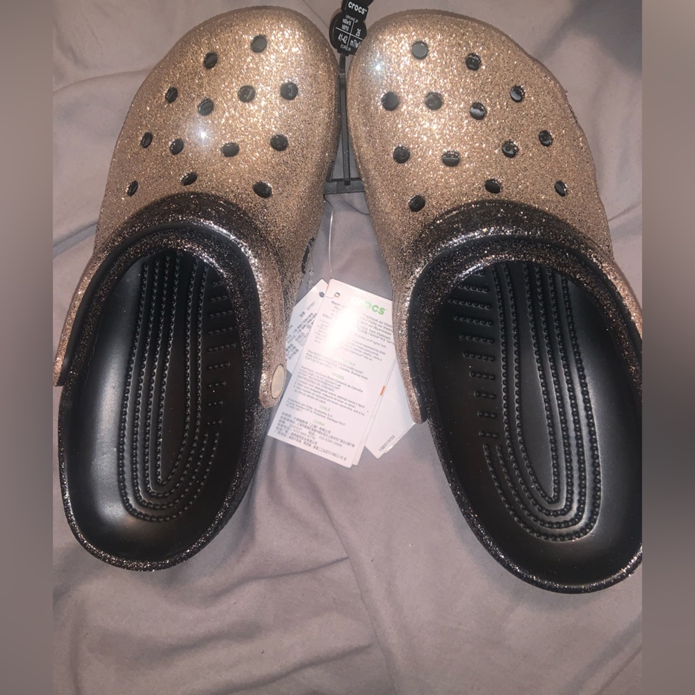 GOLD GLITTER CROCS SIZE 10